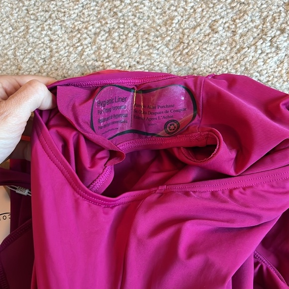 Contour coco reef agate ruffled  bandeau swim suit one piece bra size fuschia - Picture 8 of 10